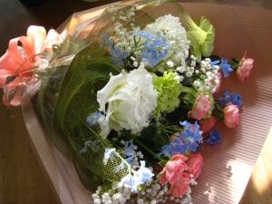 発表会で先生に贈る花束 花屋ブログ 石川県金沢市の花屋 さくら花店 三馬店にフラワーギフトはお任せください 当店は 安心と信頼の花キューピット加盟店です 花キューピットタウン